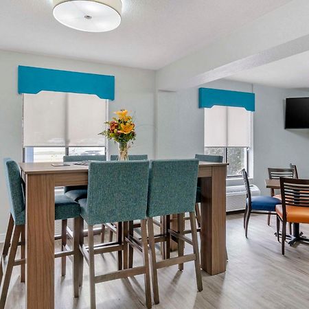 Hotel Clarion Pointe Jasper Exterior foto