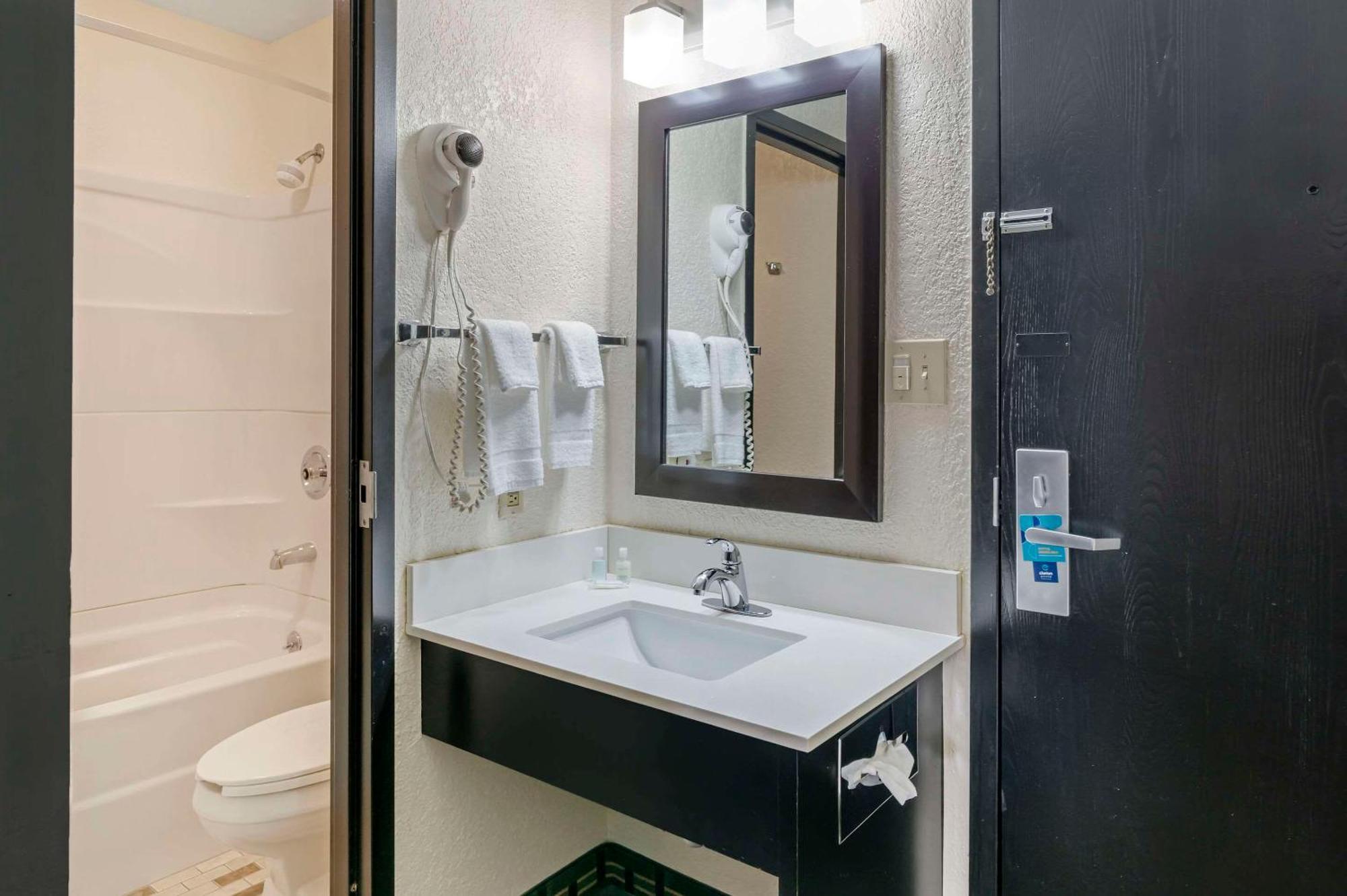 Hotel Clarion Pointe Jasper Exterior foto