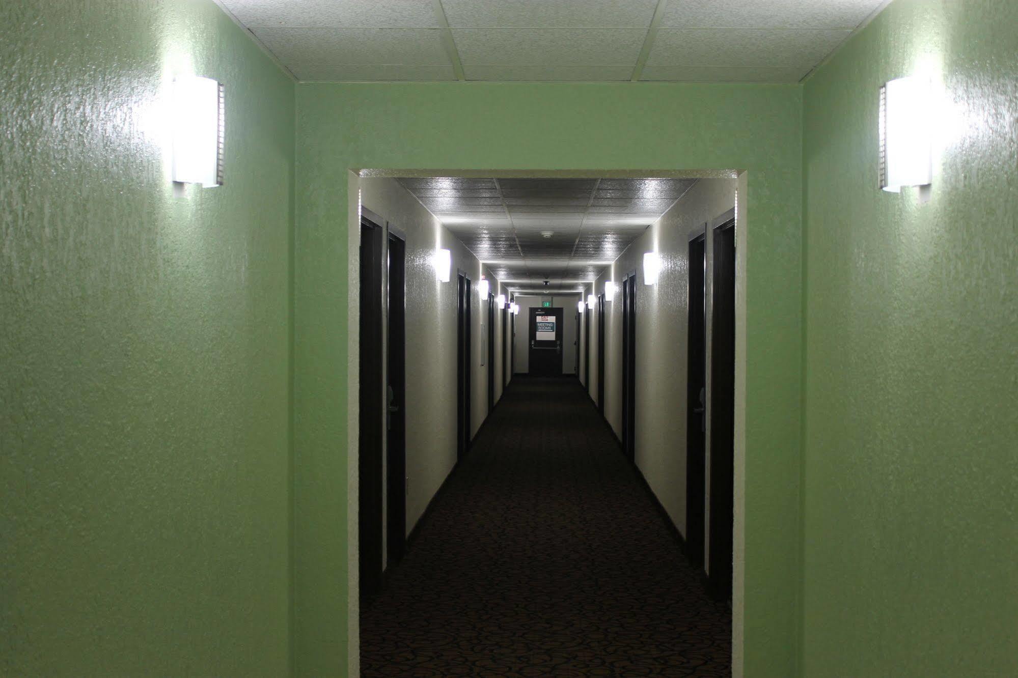 Hotel Clarion Pointe Jasper Exterior foto